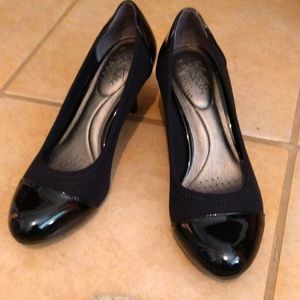 Patent leather life Strides 6.5 pumps
